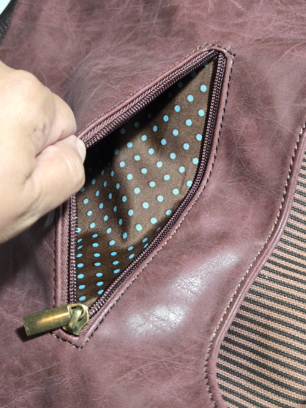 Chala Bowling Bag in Burgundy With 2 Extra Charms! NWT - Picture 8 of 13